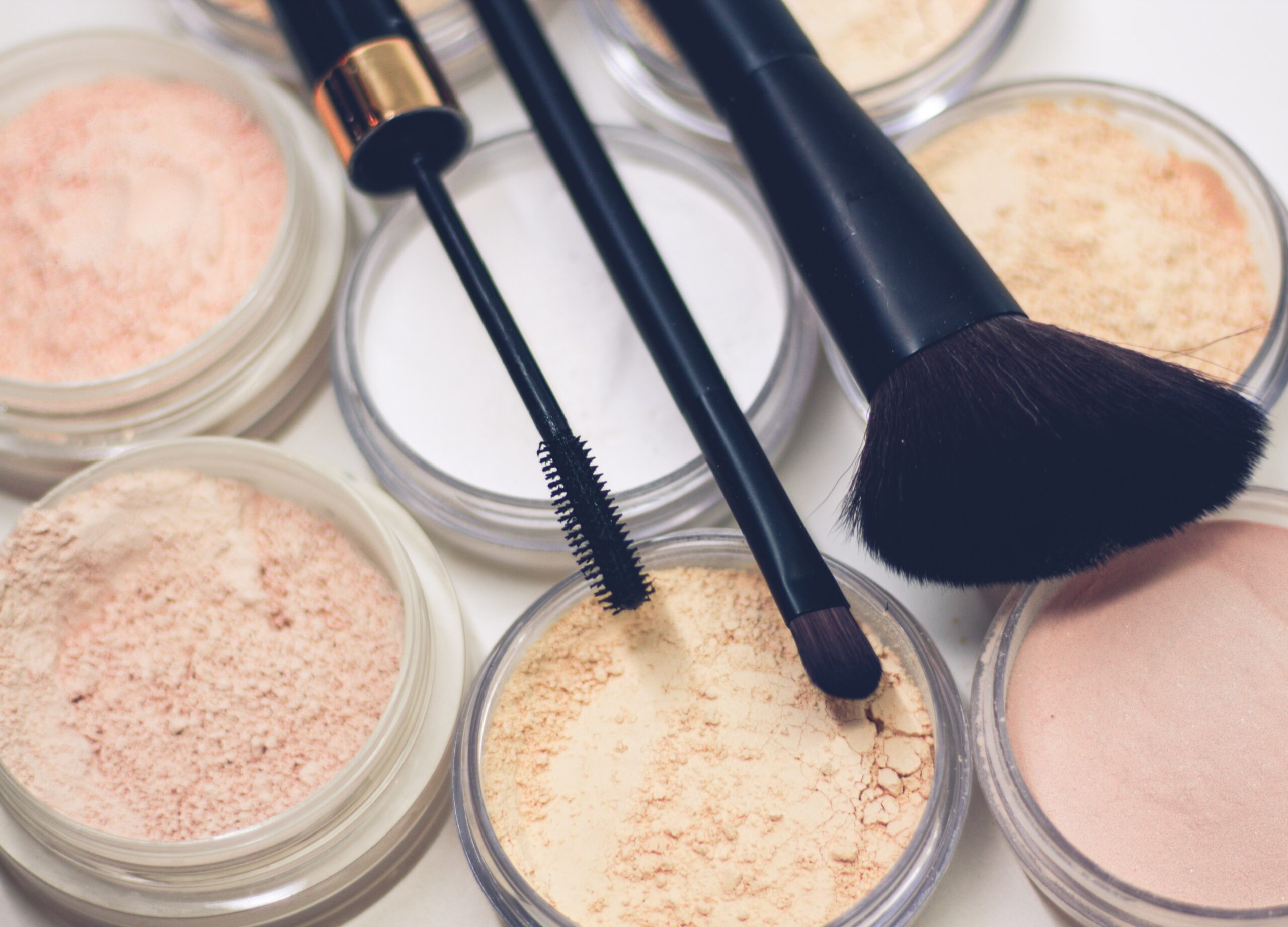 Unleash Your Summer Glow: Hottest Makeup Trends &Tips